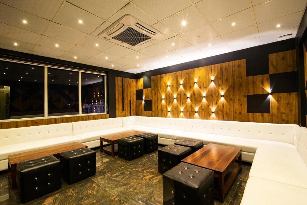 Hotel White Rock Bangalore Dış mekan fotoğraf