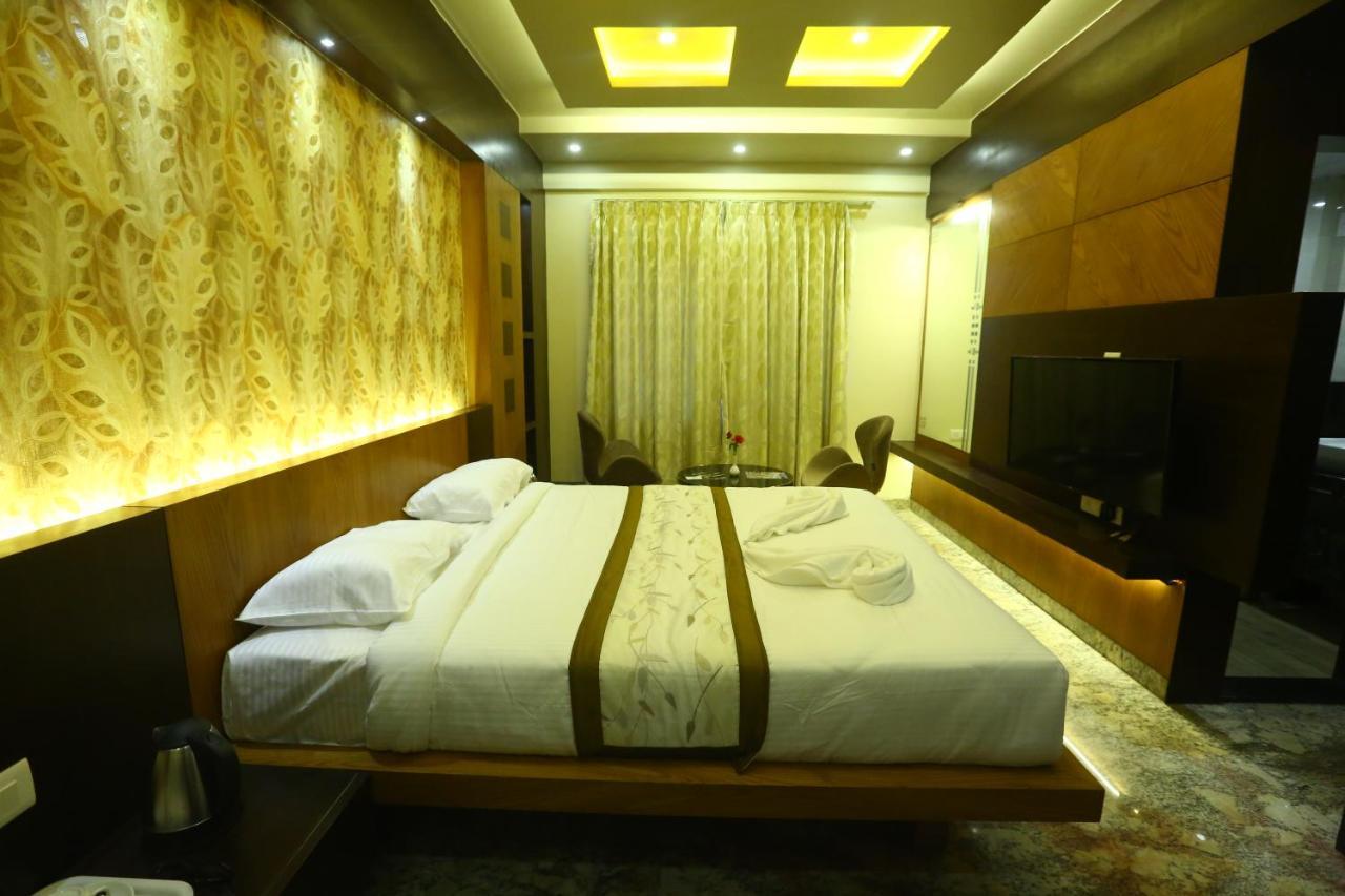 Hotel White Rock Bangalore Dış mekan fotoğraf
