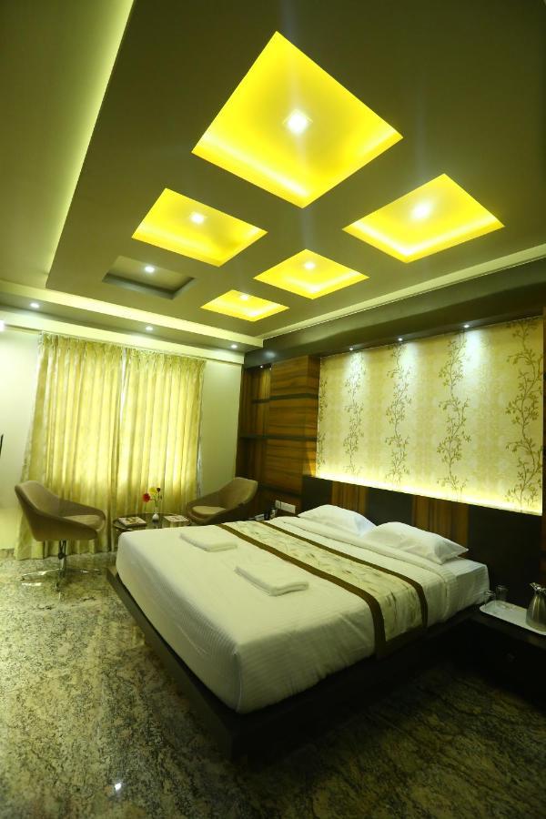 Hotel White Rock Bangalore Dış mekan fotoğraf