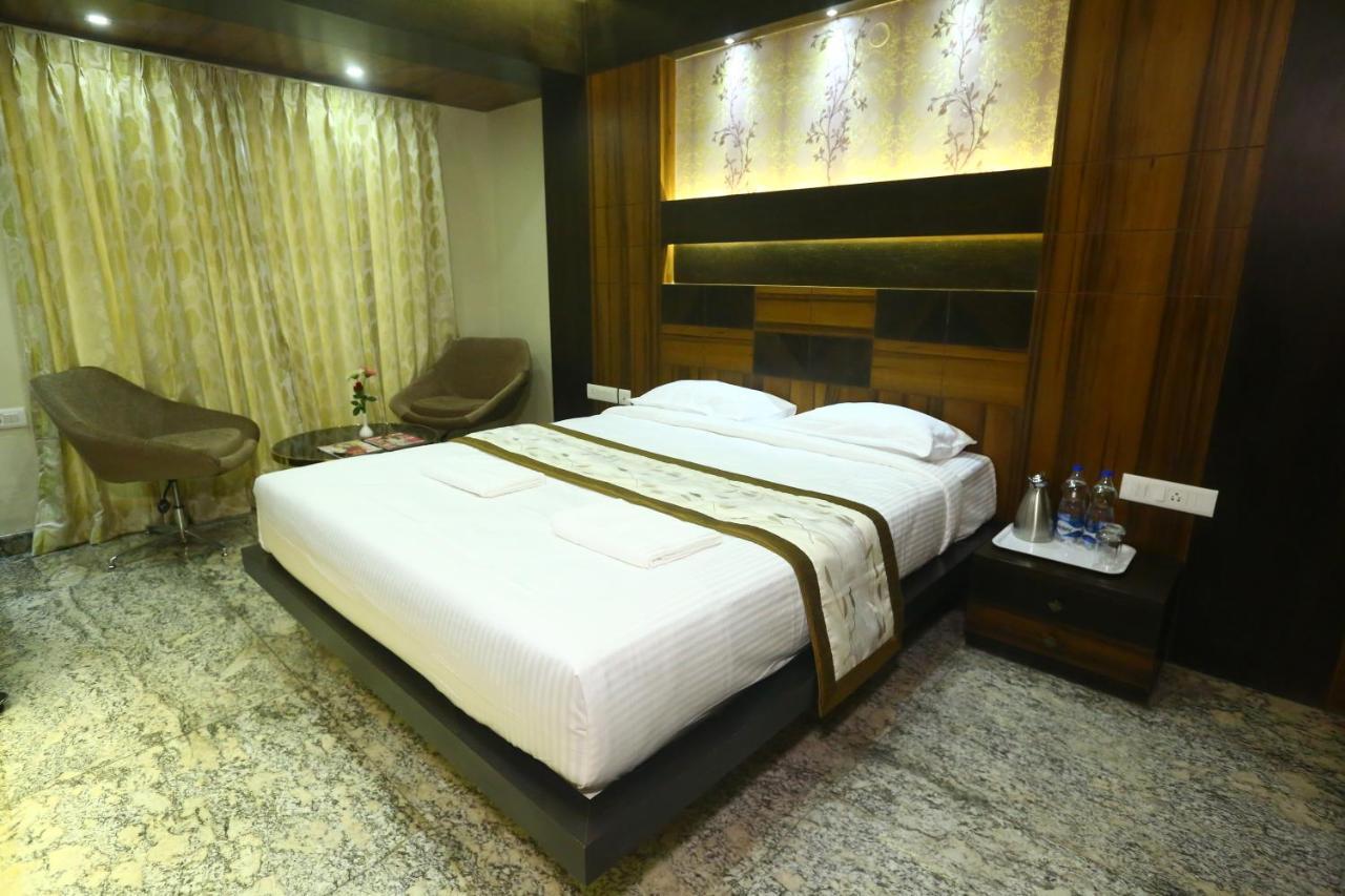 Hotel White Rock Bangalore Dış mekan fotoğraf